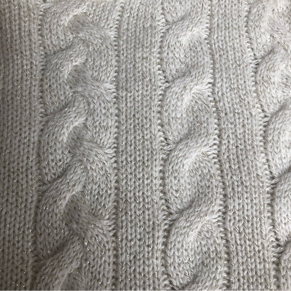 Gap Knit Sweater. - Picture 3 of 4